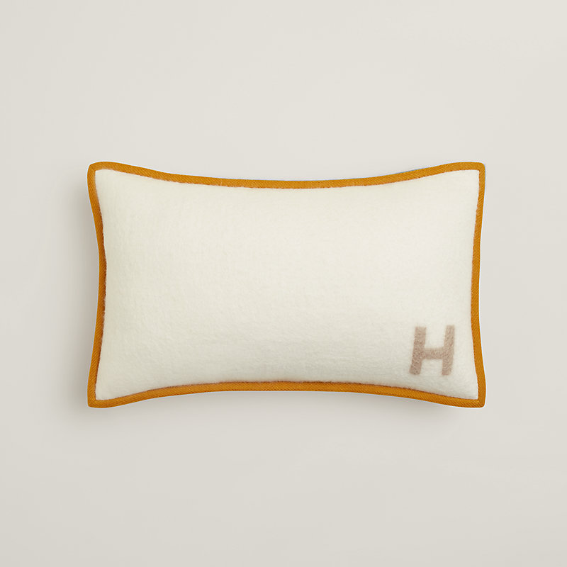 Atmos neck support pillow | Hermès USA